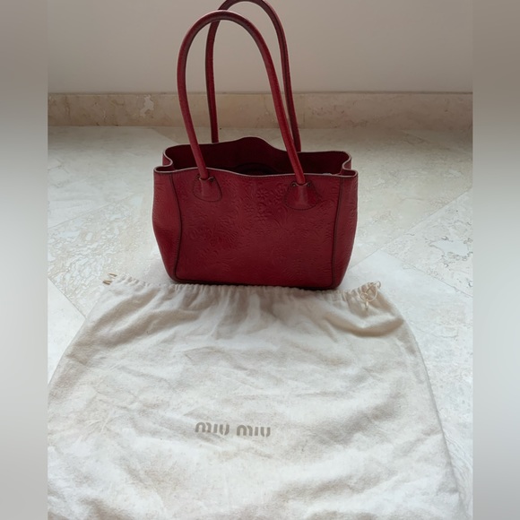 MIUMIU Fun Embossed Red Leather Purse - Picture 11 of 11